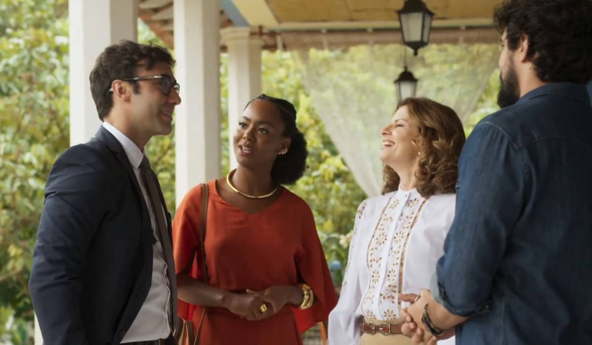 Laura percebe que escolheu os aliados errados em Mar do Sertão. Foto: Reprodução/Globo