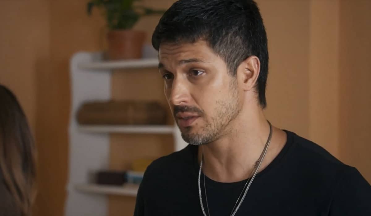 Stenio sabe que Moretti deseja matar Oto. Fonte: Reprodução/Globo