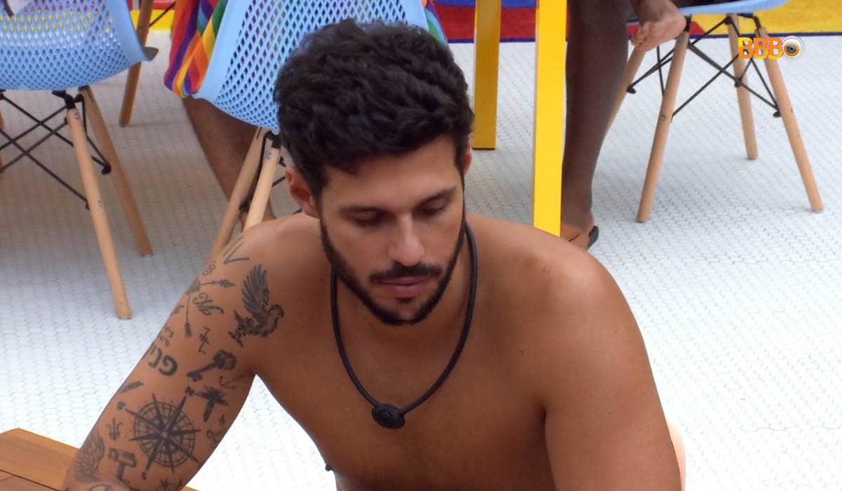 Rodrigo é um dos principais candidatos à eliminação do Paredão do BBB 22. Foto: Reprodução/Globoplay