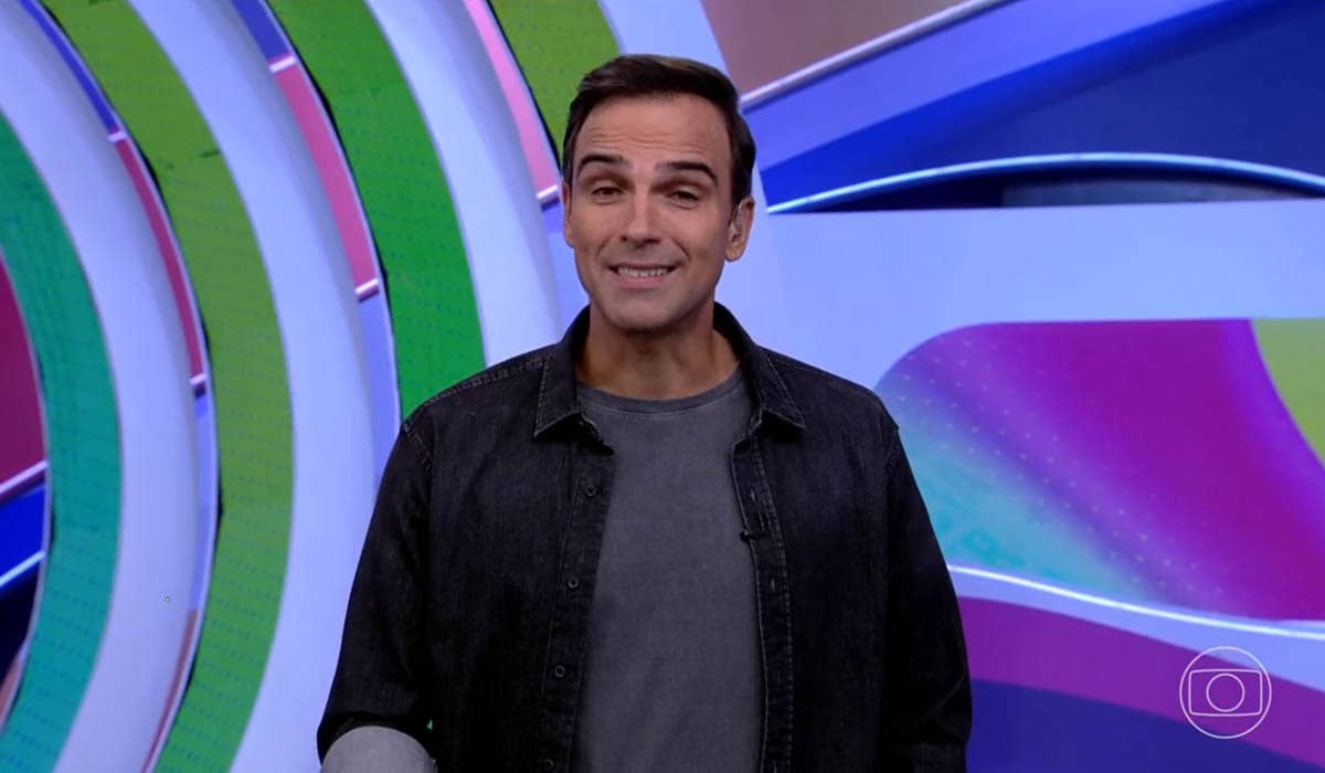 O apresentador Tadeu Schmidt perdeu a paciência com a falta de comprometimento dos participantes no Jogo da Discórdia