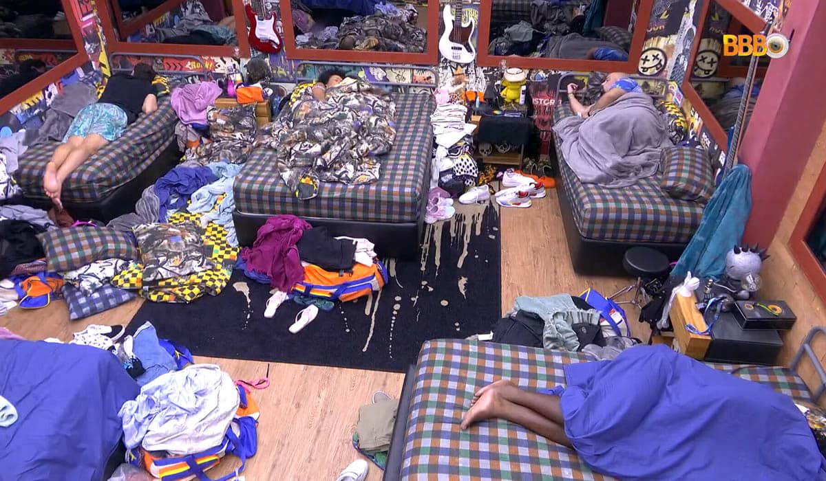 Participantes dormem no quarto Grunge. Foto: Reprodução/Globoplay