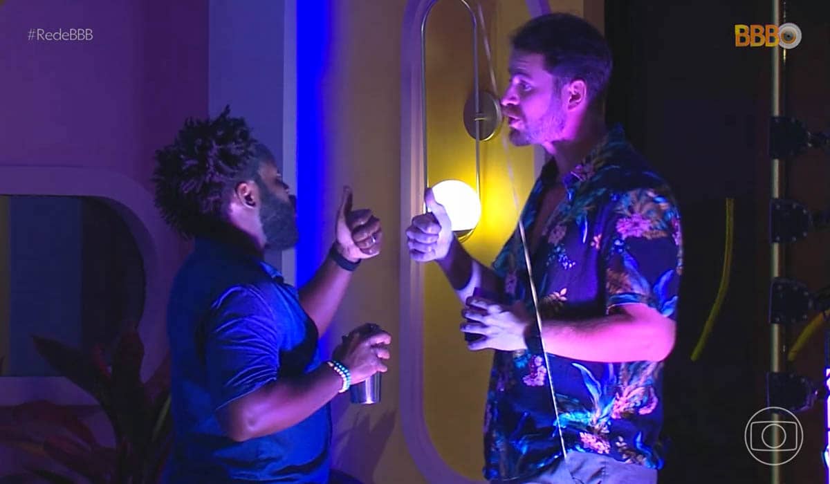 Douglas e Gustavo na festa do BBB 22. Foto: Reprodução/TV Globo
