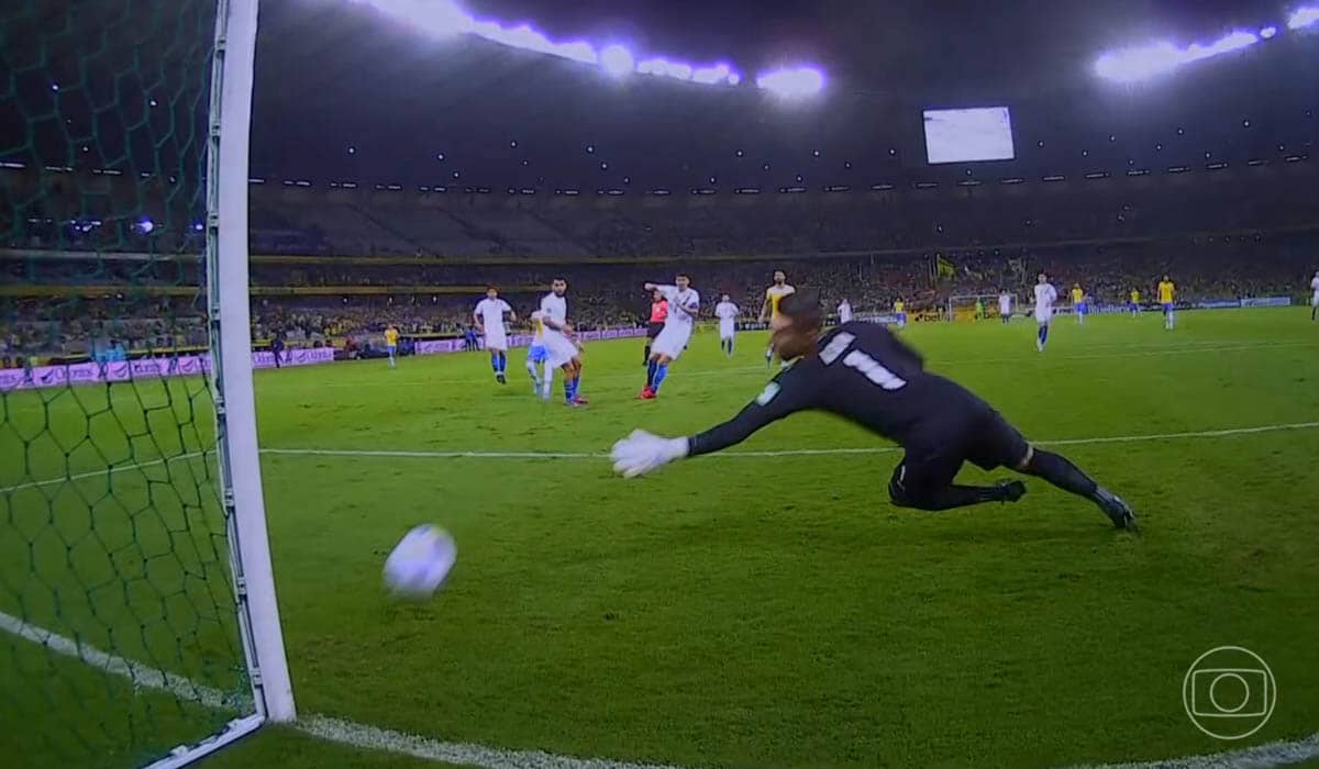 Raphinha marcou novamente aos 27 minutos, desta vez sem irregularidade. Foto: Reprodução/Globo