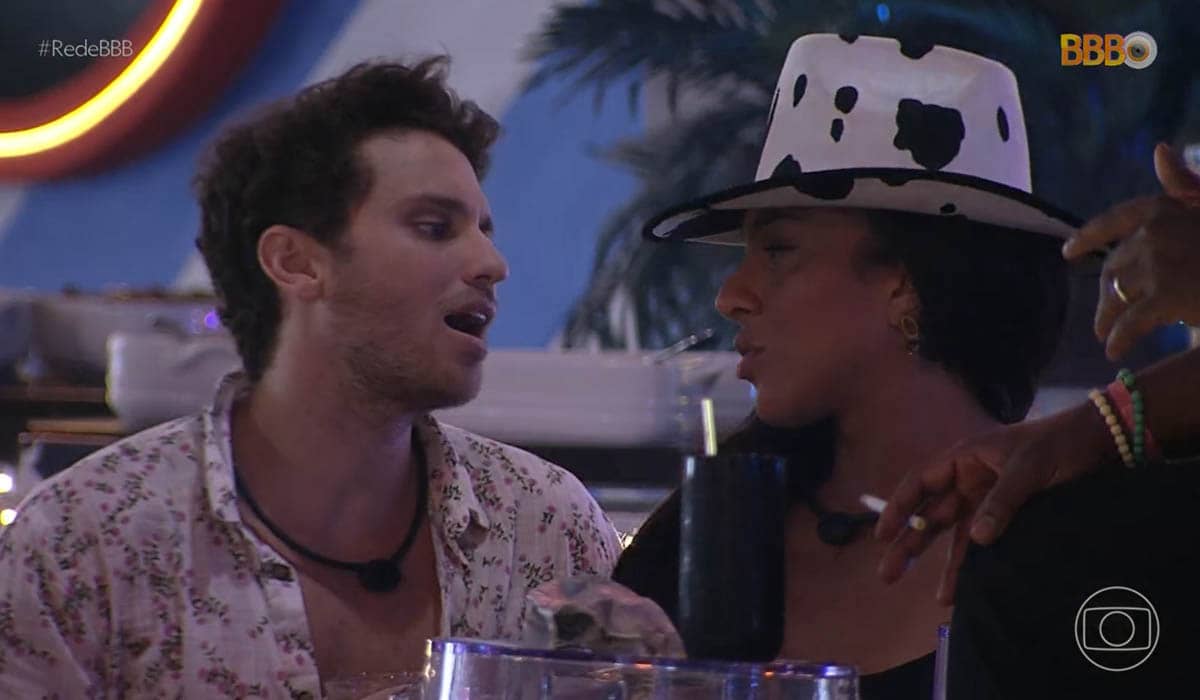 Lina ficou muito chateada com Lucas após ser chamada pelo pronome masculino