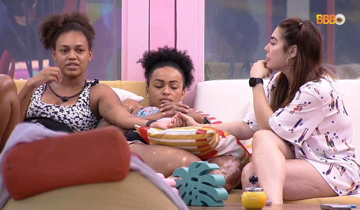 Jessilane, Natália e Naiara se unem no BBB 22
