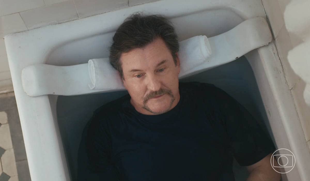 Matias Tapajós é o pai de Elisa e Isadora em 'Além da Ilusão'. Foto: Reprodução/TV Globo