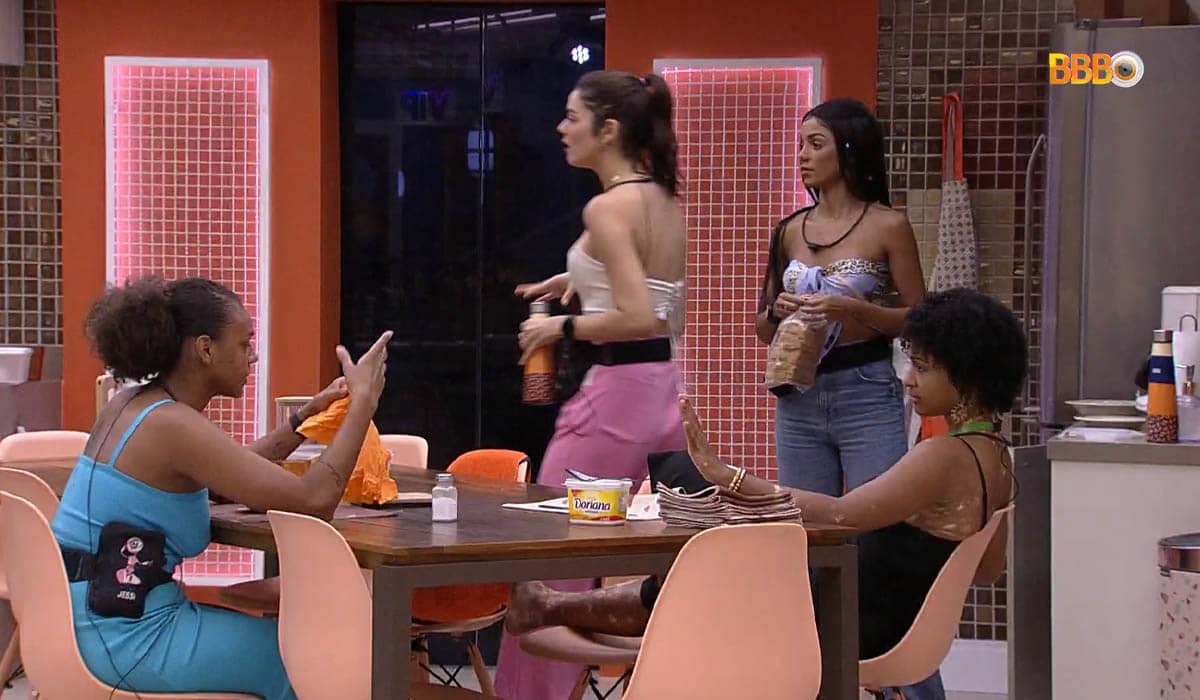 Participantes aguardam resultado do Paredão no BBB 22. Foto: Reprodução/Globoplay