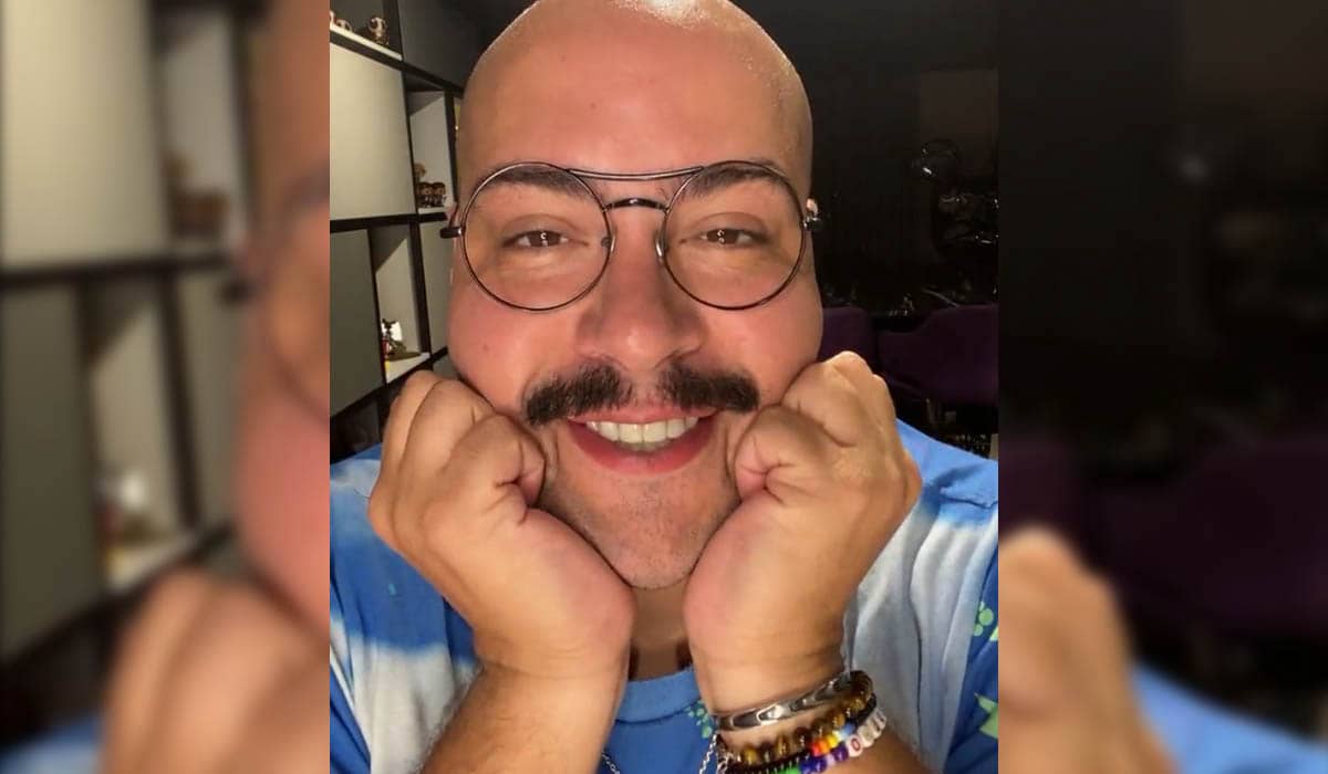 Tiago Abravanel está feliz com saída do BBB 22