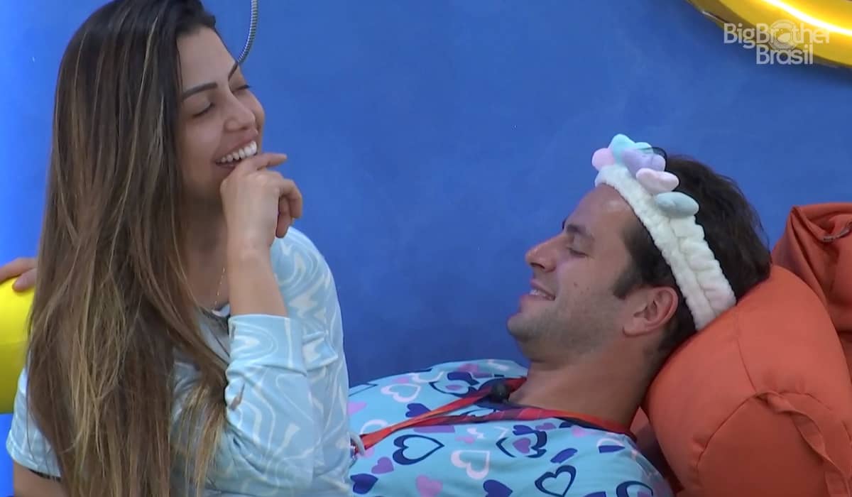 Gustavo e Laís comentam sobre a sua relação dentro da casa. Fonte: Reprodução/Globo