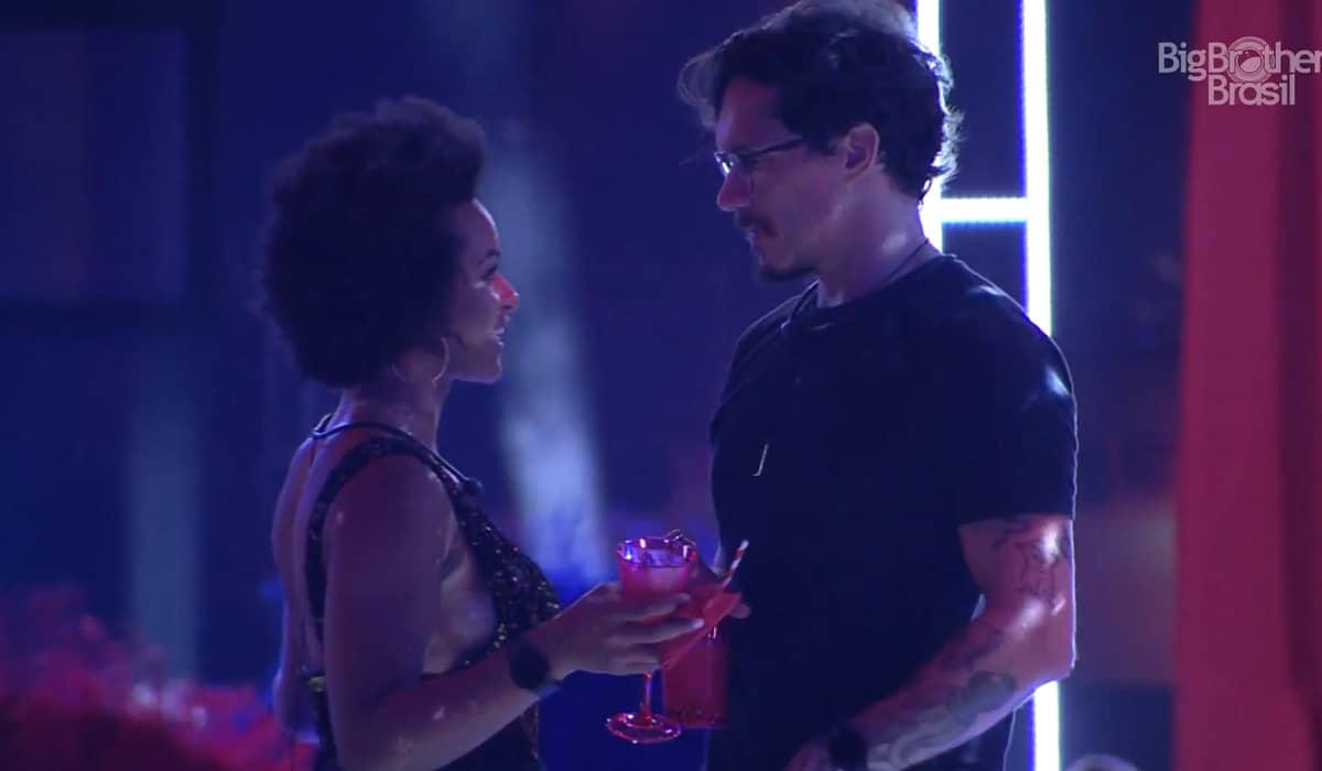 Natália e Eliezer trocam declarações durante a festa. Fonte: Reprodução/Globo