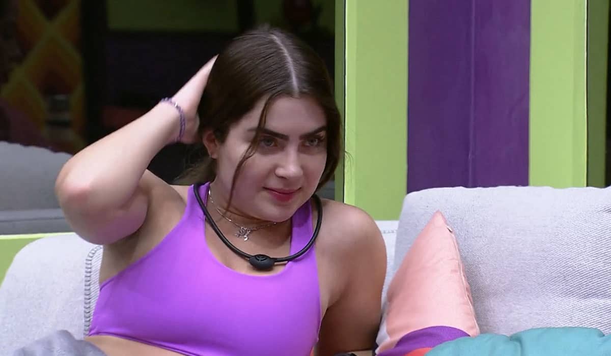 Jade atendeu o Big Fone no BBB 22. Foto: Reprodução/Globoplay