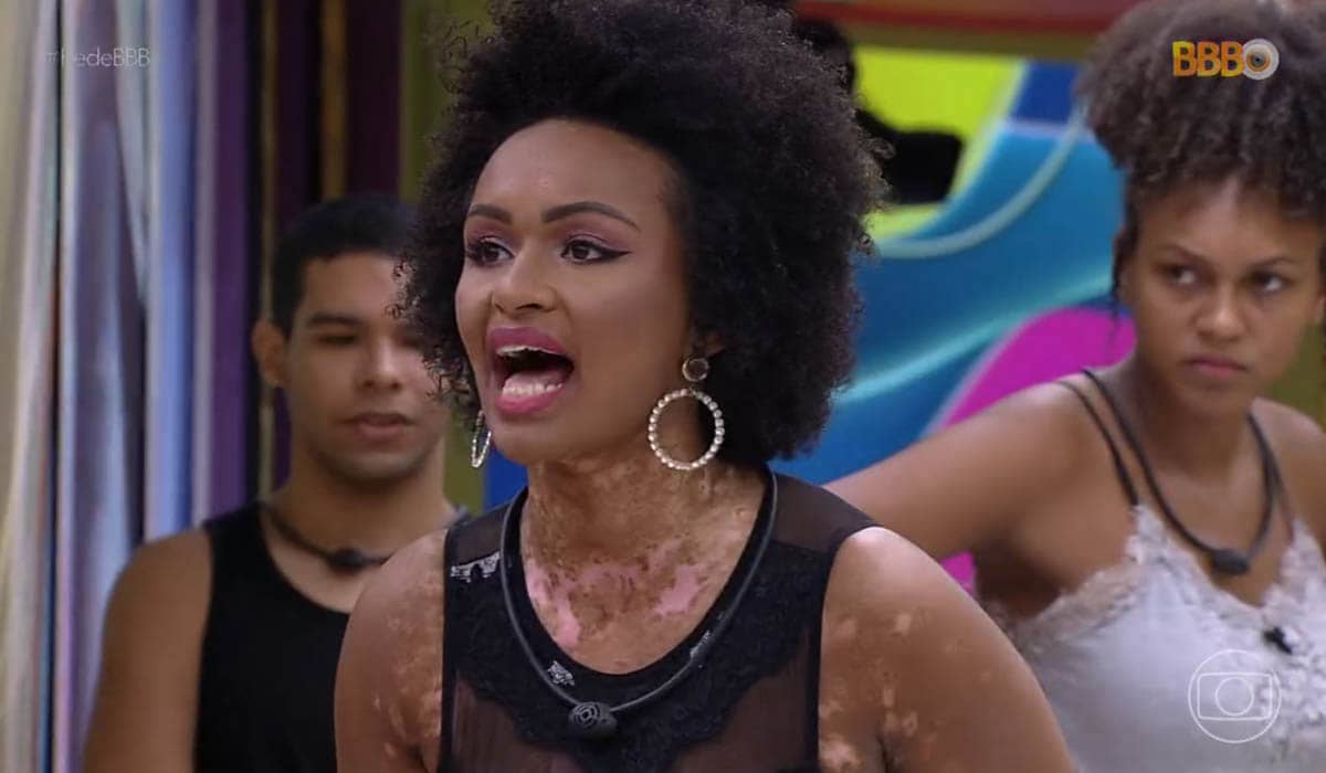 Edição do BBB 22 mostrou discussão de Natália com os brothers. Foto: Reprodução/Globo