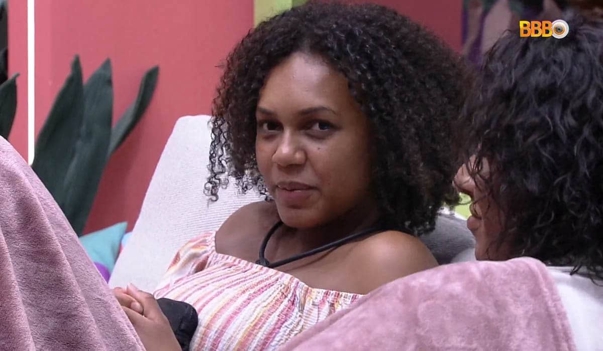 Jessilane está preocupada com a possível eliminação de Lina. Foto: Reprodução/Globoplay