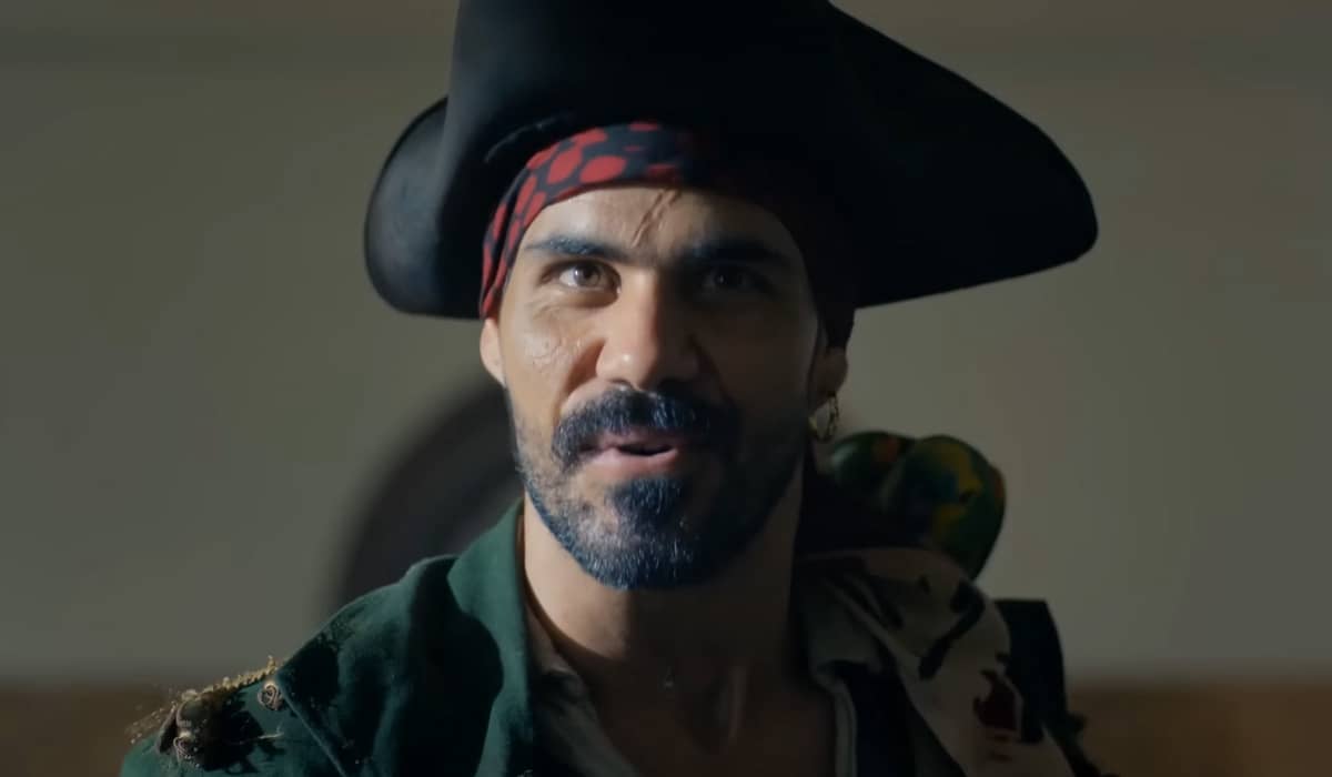 Juliano Cazarré interpreta o vilão do filme 'Pluft'. Foto: Reprodução/YouTube