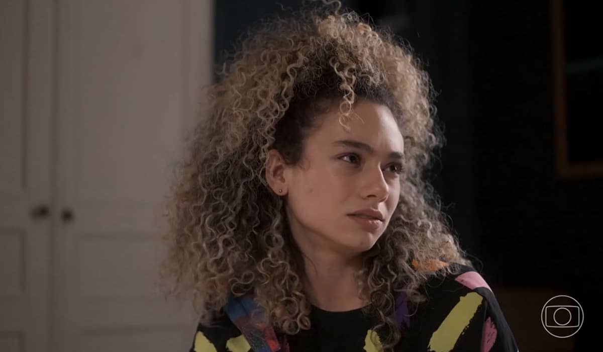 Nayara se magoa com a partida de Jove. Fonte: Reprodução/Globo