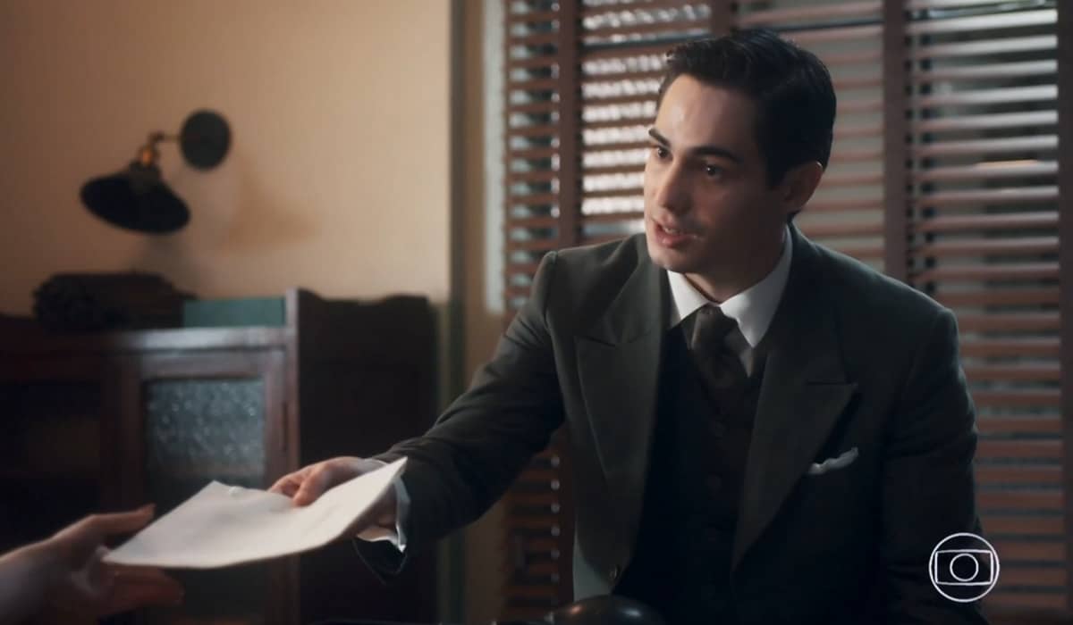 Joaquim está tentando se reaproximar de Isadora em Além da Ilusão. Foto: Reprodução/Globo