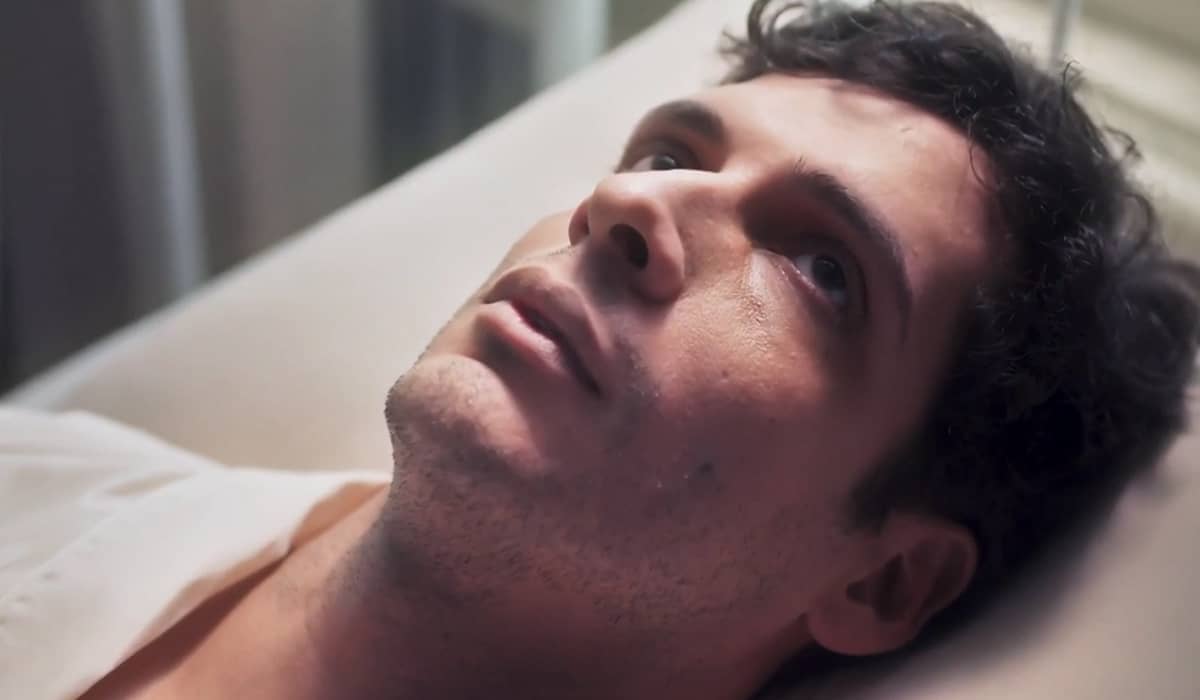 O verdadeiro Rafael Antunes acorda do coma. Fonte: Reprodução/Globo