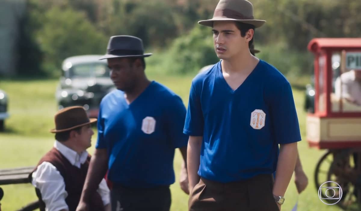 Joaquim é quem revela o segredo para Mariana. Fonte: Reprodução/Globo