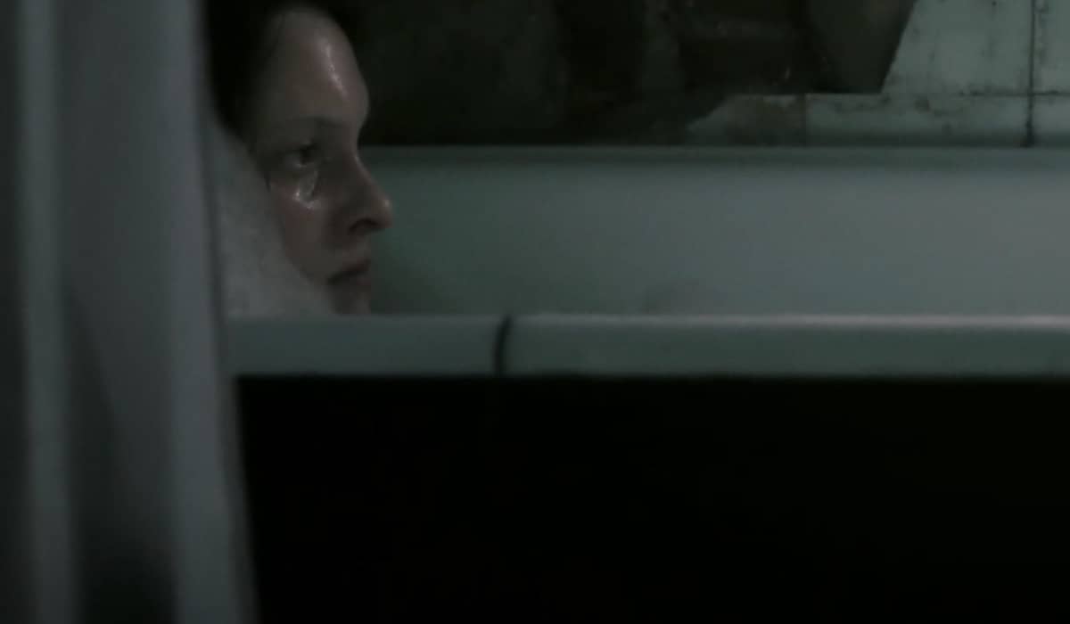 Imagens do trailer de 'Megalomaniac', de Karim Ouelhaj. Foto: Reprodução/XYZ Films e Deadline.