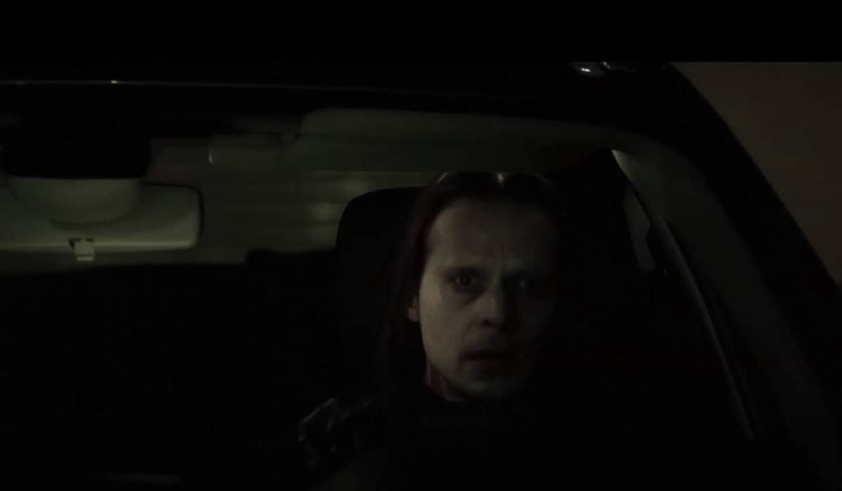 Imagens do trailer de 'Megalomaniac', de Karim Ouelhaj. Foto: Reprodução/XYZ Films e Deadline.