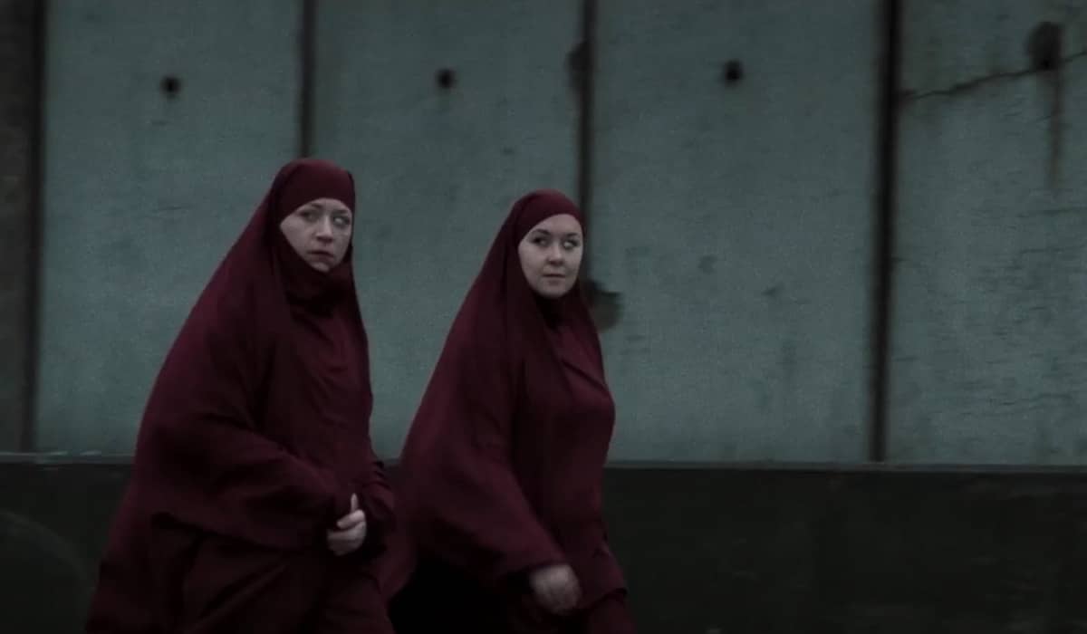 Imagens do trailer de 'Megalomaniac', de Karim Ouelhaj. Foto: Reprodução/XYZ Films e Deadline.