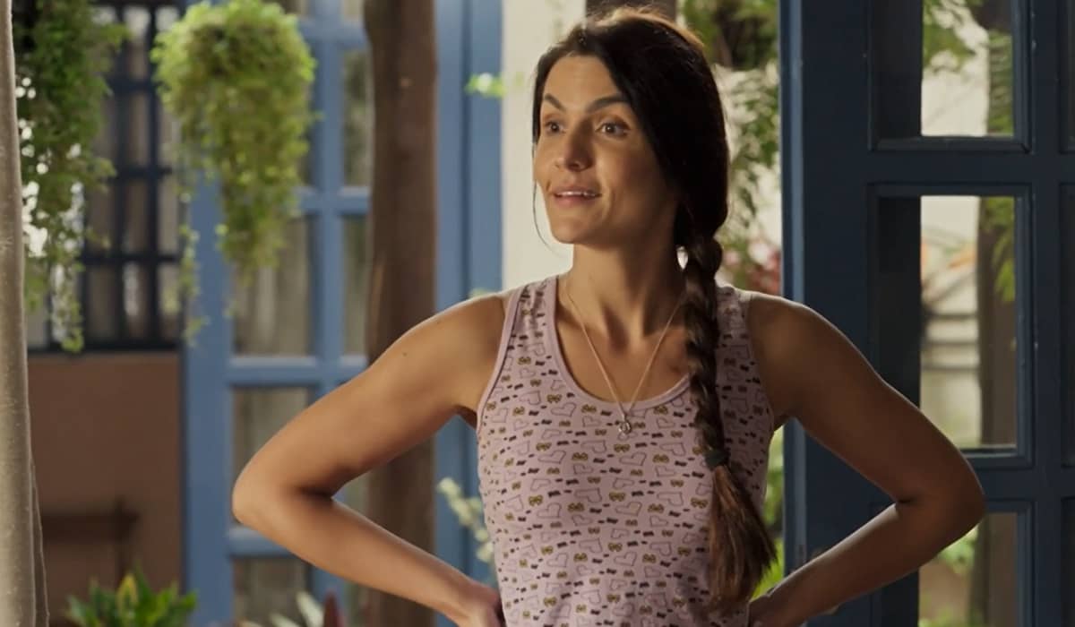 Zefa já sabia do relacionamento de sua patroa e o peão. Fonte: Reprodução/Globo