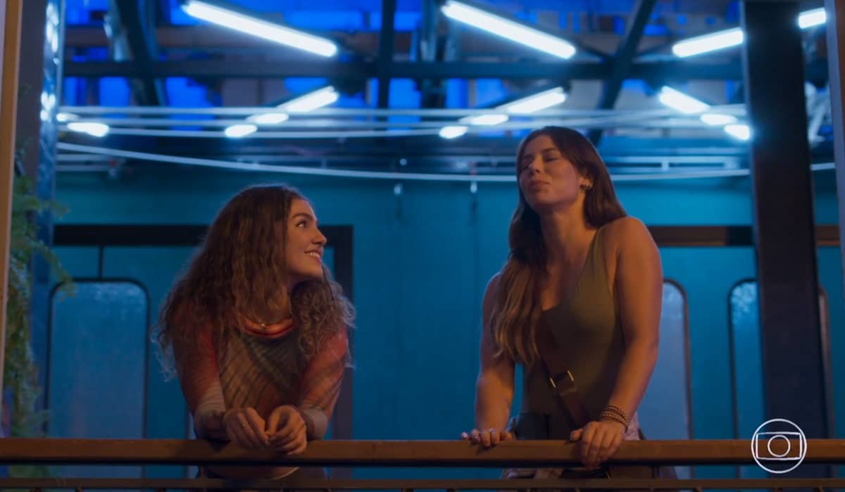 Lou e Pat estão nutrindo uma grande amizade na novela das sete. Foto: Reprodução/Globo