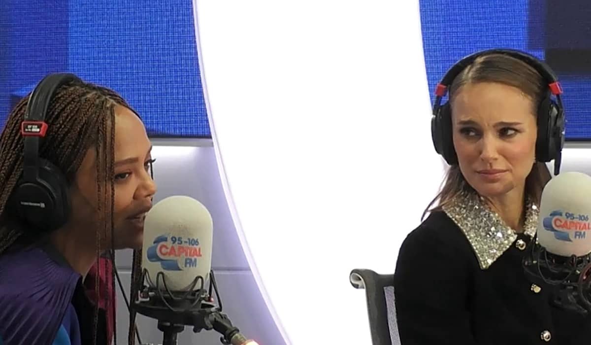 Tessa Thompson e Natalie Portman durante entrevista à Capital FM. Foto: Reprodução/CapitalFM