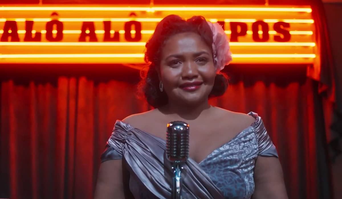 Emília deu adeus à sua carreira como cantora da rádio. Fonte: Reprodução/Globo