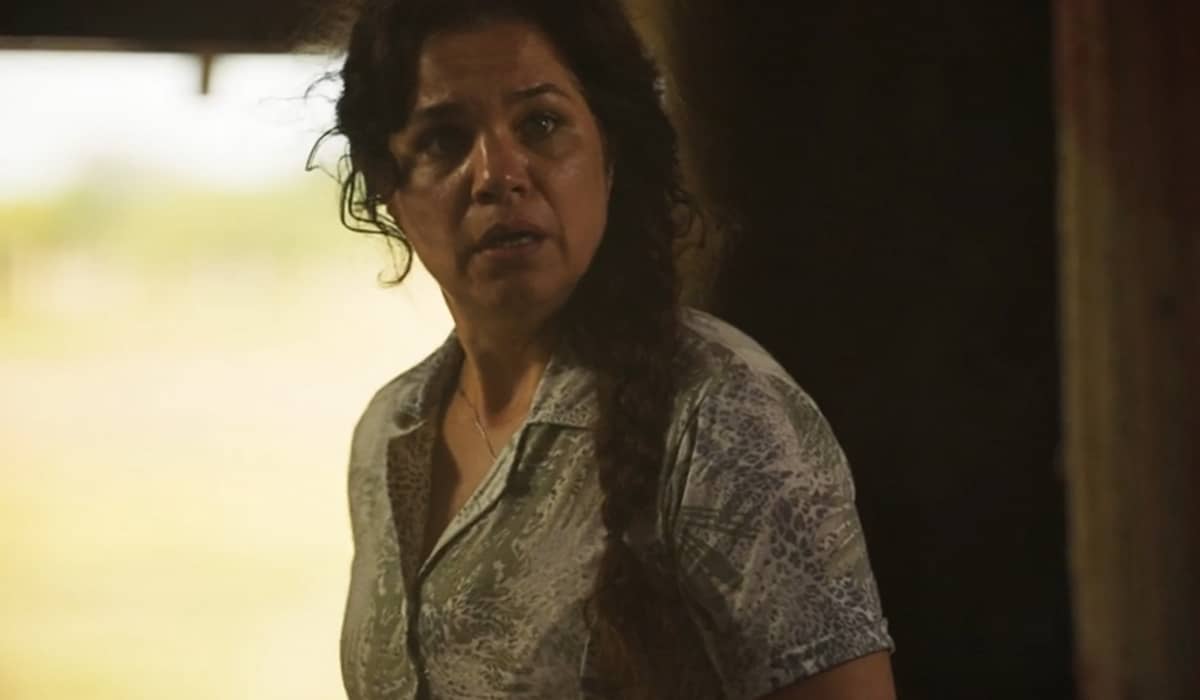 Maria decide continuar sua briga judicial contra Tenório na novela Pantanal. Foto: Reprodução/Globo