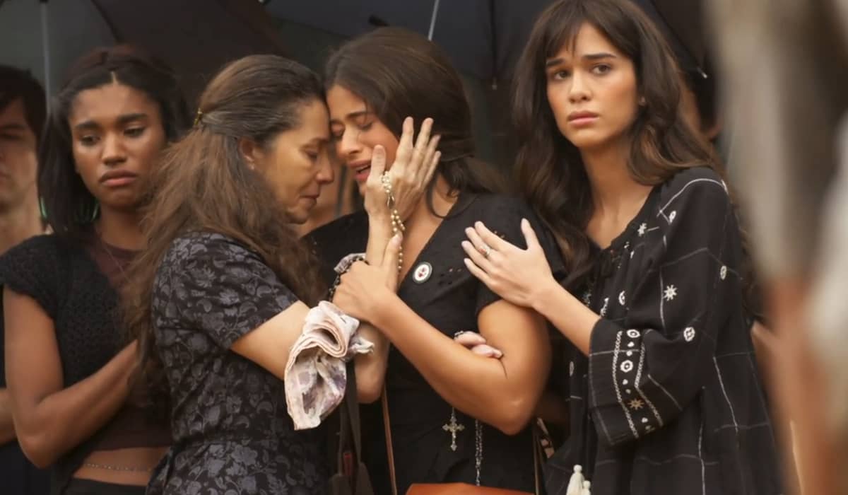 Labibe pode contar sempre com o apoio das amigas em Mar do Sertão. Foto: Reprodução/Globo