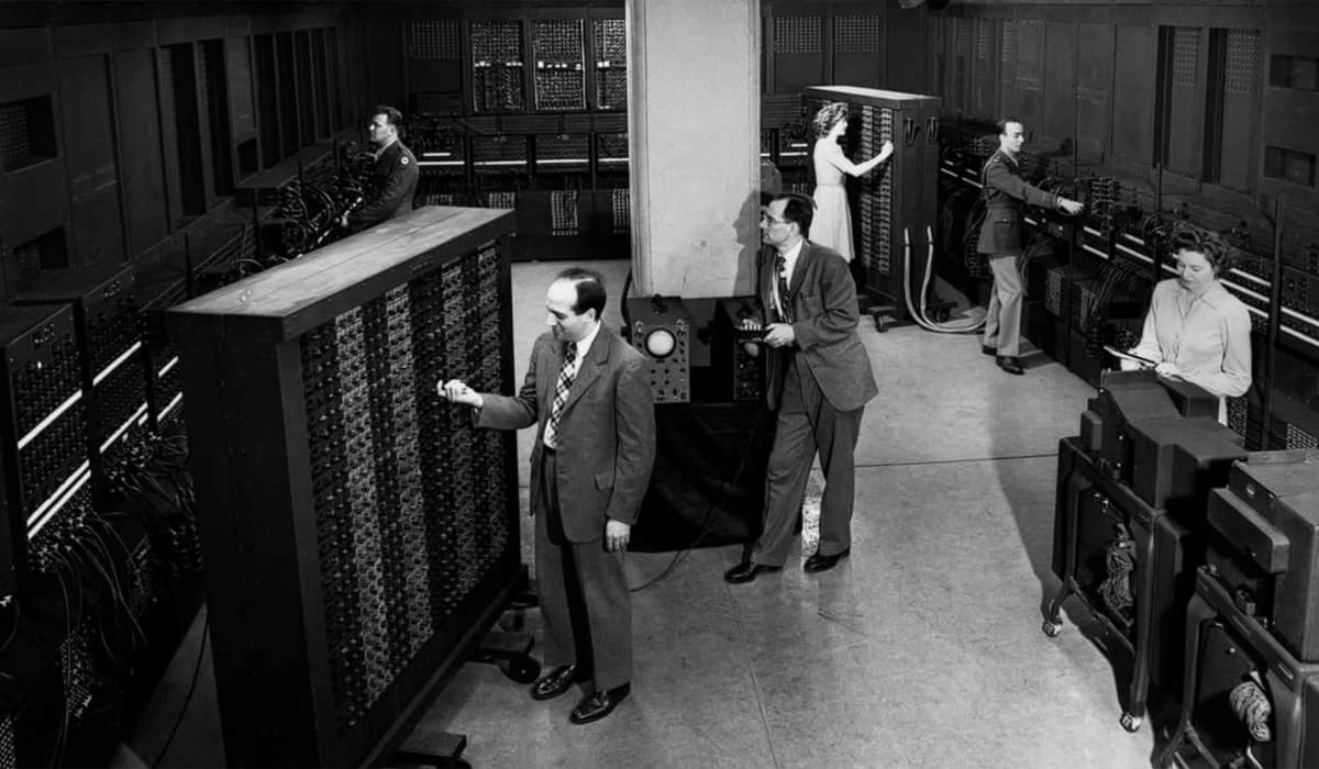 O dia celebra a criação do ENIAC, antecessor do computador atual. Fonte: Reprodução/YouTube