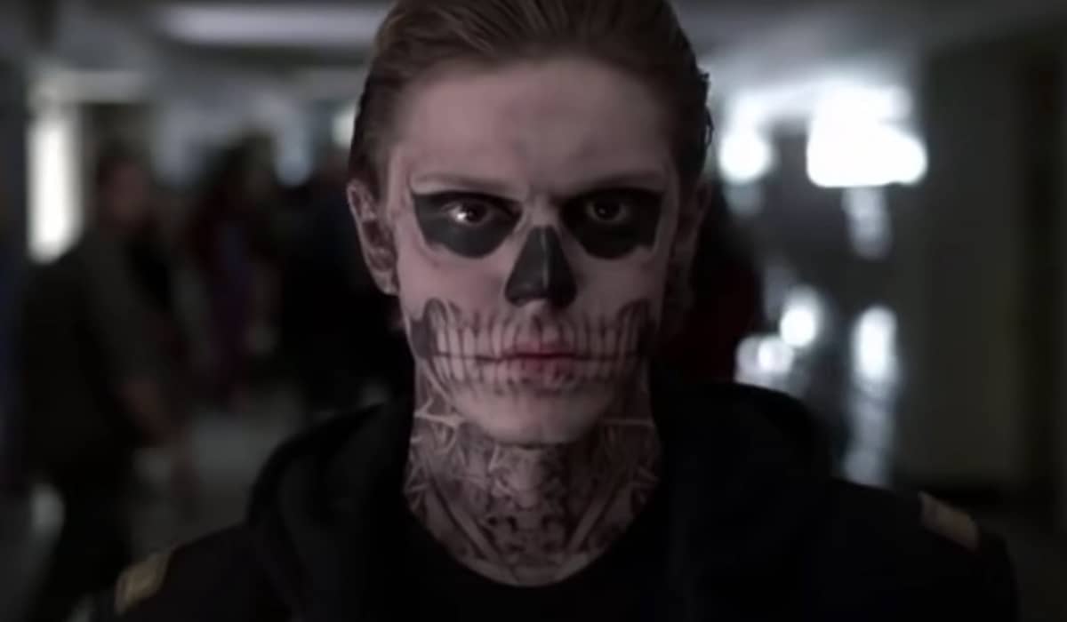 Evan Peters encarou 17 personagens em 'Histórias de Horror Americano'. Foto: Reprodução/YouTube
