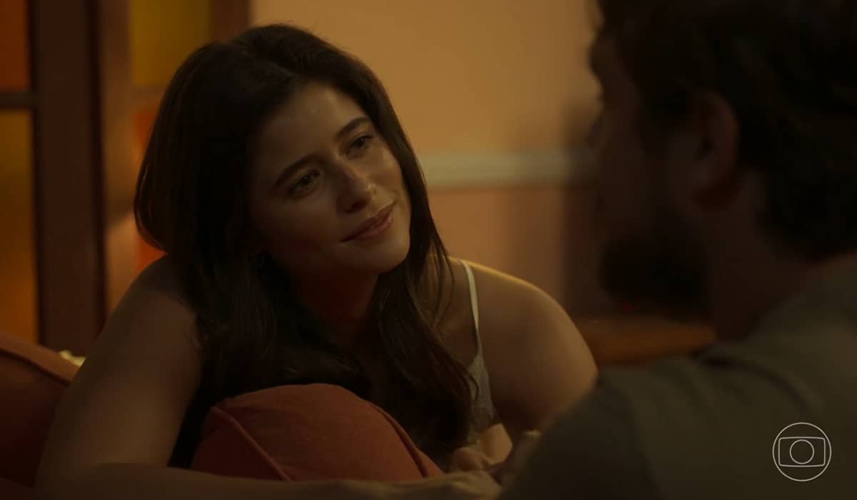 Candoca é protegida por Labibe e Lorena. Fonte: Reprodução/Globo