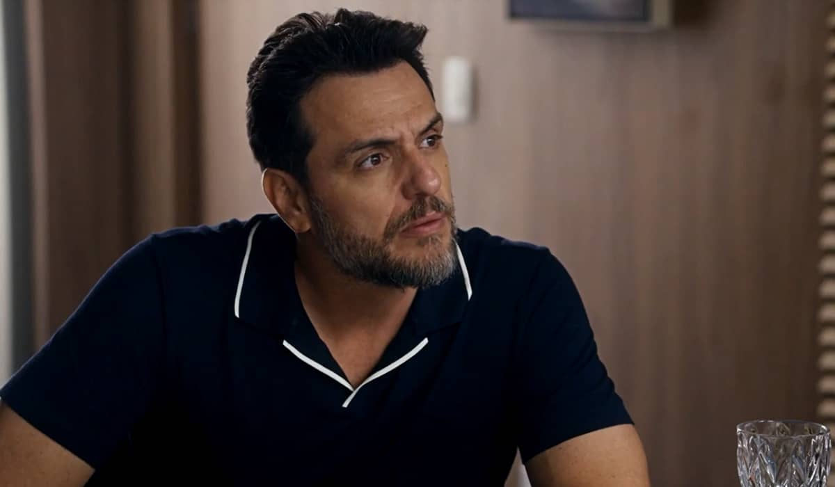 Moretti tranca Guida no quarto. Fonte: Reprodução/Globo