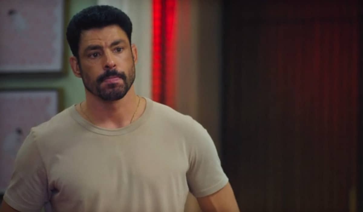 Caio começa a desconfiar de Agatha. Fonte: Reprodução/Globo