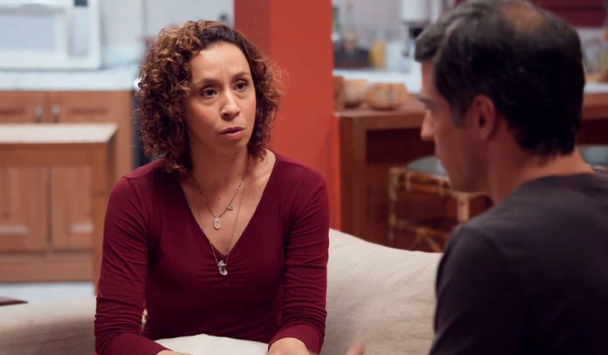 Adriana fica revoltada com armação de Jonas. Fonte: Reprodução/Globo