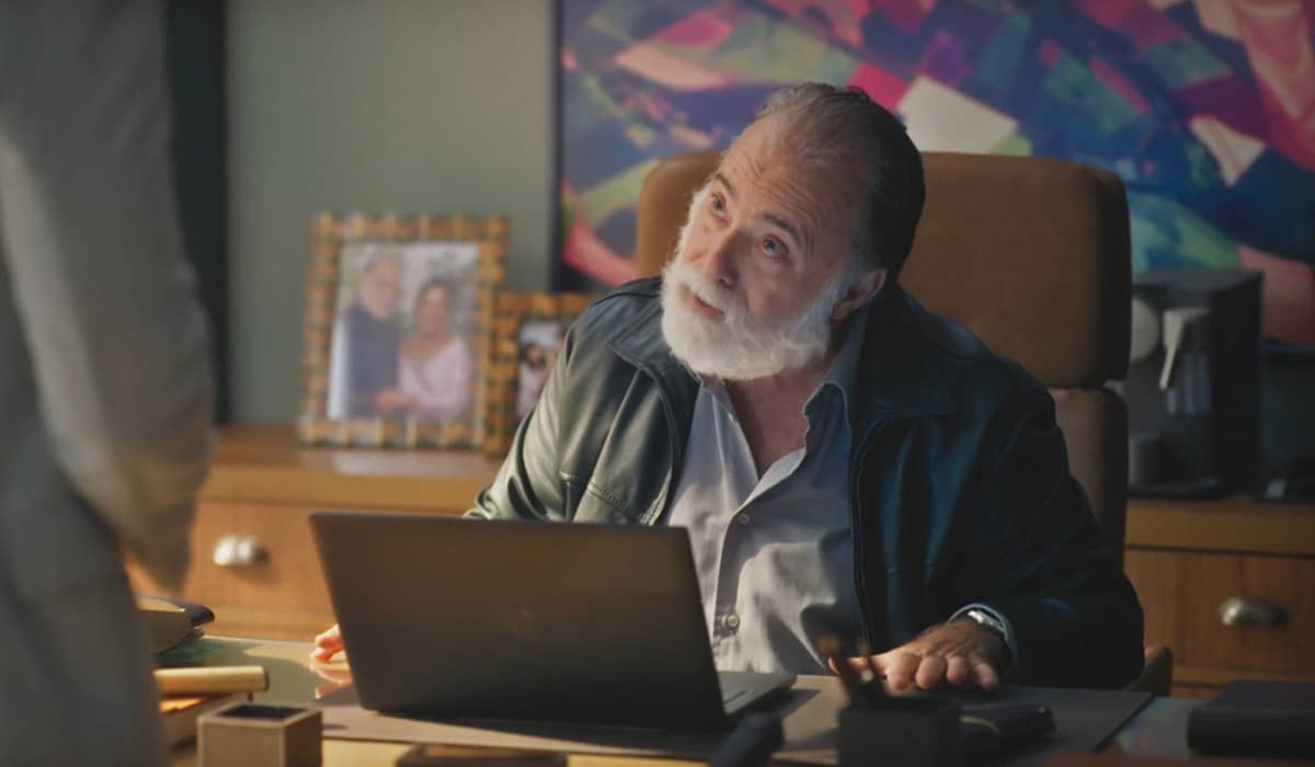 Antônio faz questão de acabar com a paz de Irene na novela Terra e Paixão. Foto: Reprodução/Globo
