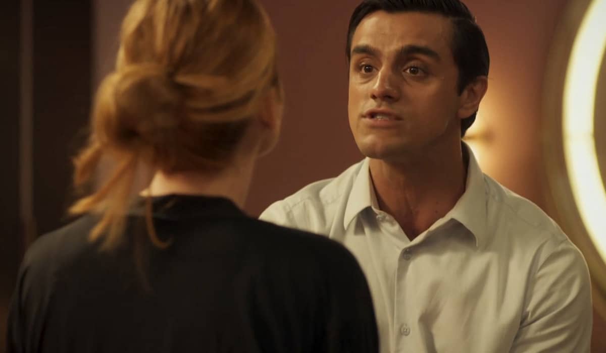 Heitor não consegue esconder o ciúme em Fuzuê. Foto: Reprodução/Globo
