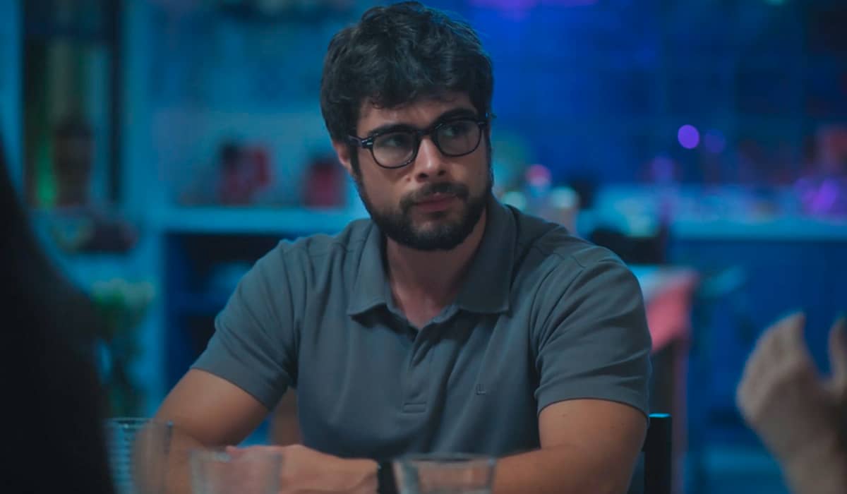 Hélio tenta abandonar o plano de Agatha. Fonte: Reprodução/Globo