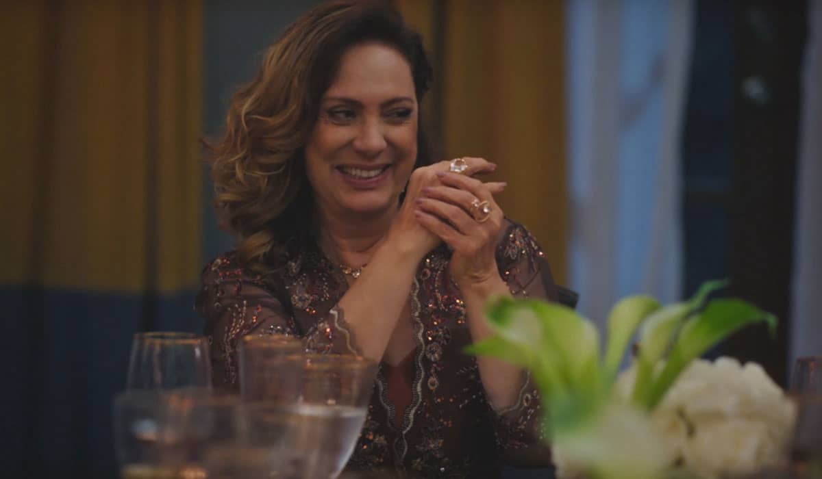 Agatha envolve uma criança em seus planos na novela das nove. Foto: Reprodução/Globo