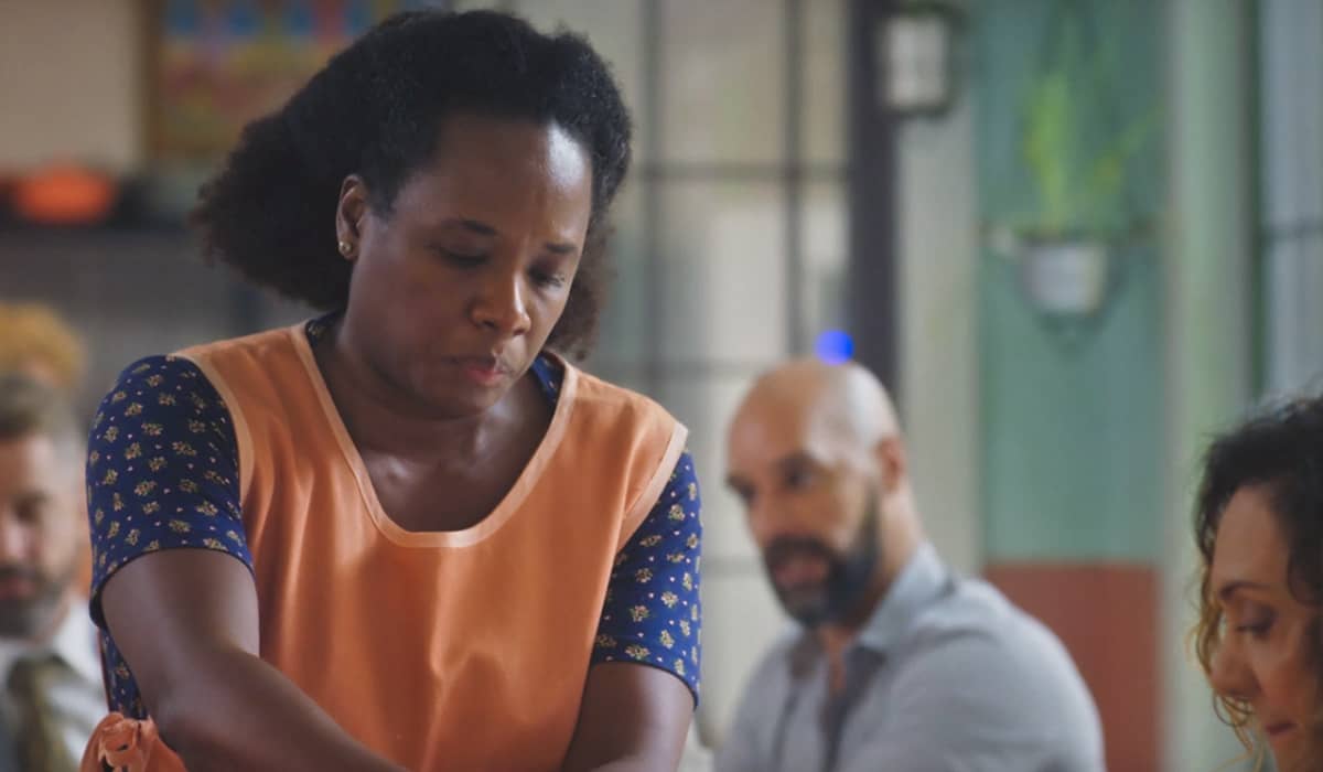 Jussara se preocupa com situação de Aline. Fonte: Reprodução/Globo