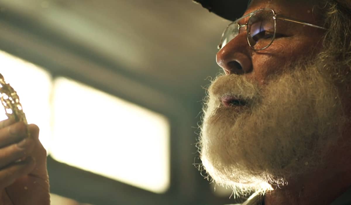 César tenta manipular Luna e roubar sua fortuna. Fonte: Reprodução/Globo
