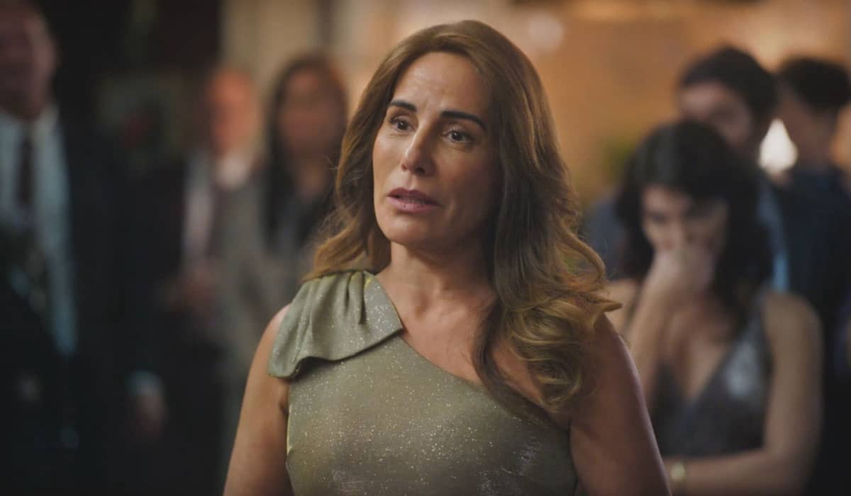 Irene fica enojada com o irmão em Terra e Paixão. Foto: Reprodução/Globo