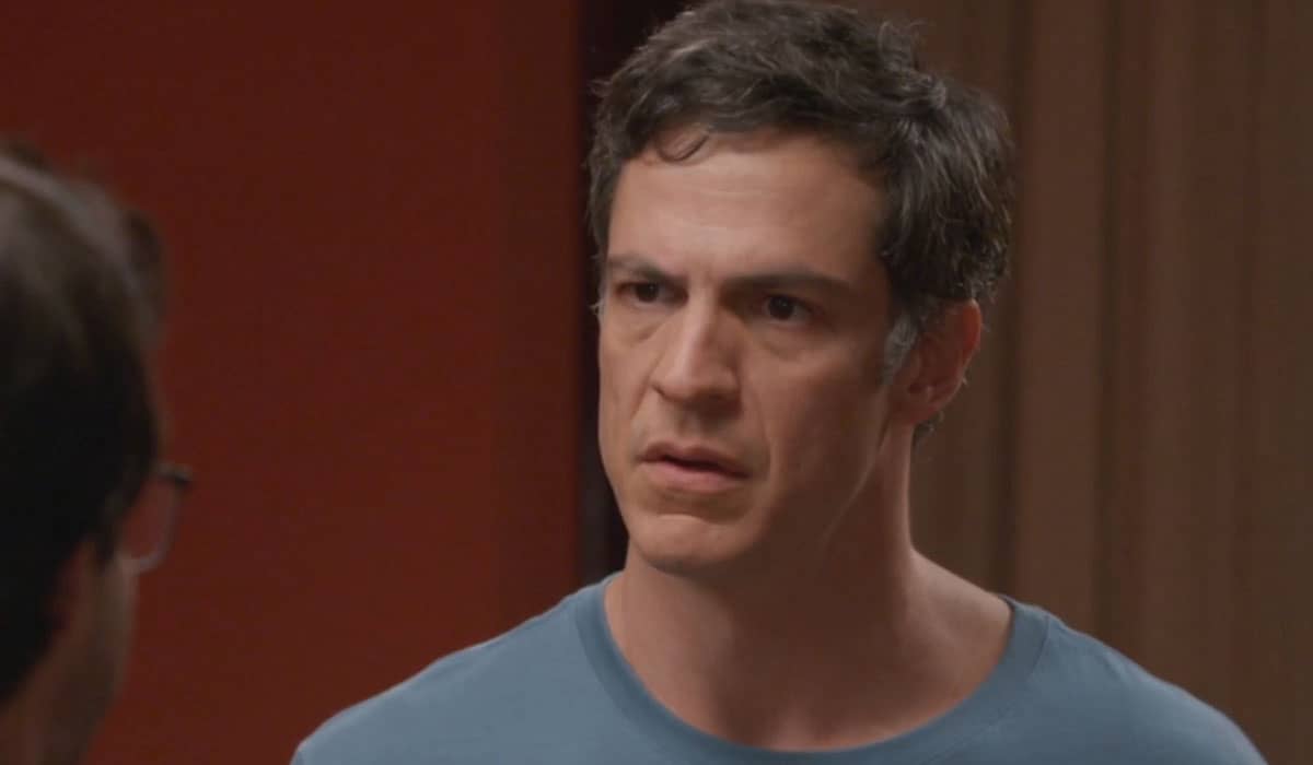 Jonas também vai sofrer nas mãos de Helena. Foto: Reprodução/Globo
