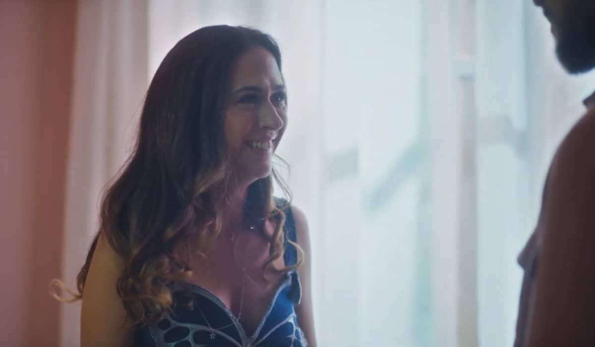 Anely decide se casar com Natercinho para ficar com sua fortuna. Fonte: Reprodução/Globo