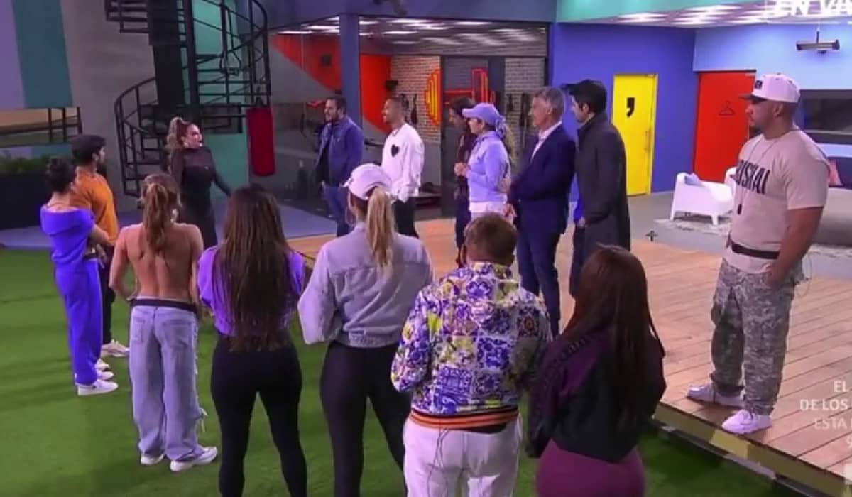 O reality 'La Casa de los Famosos' é inteiramente composto por celebridades. Fotos: Reprodução/Telemundo