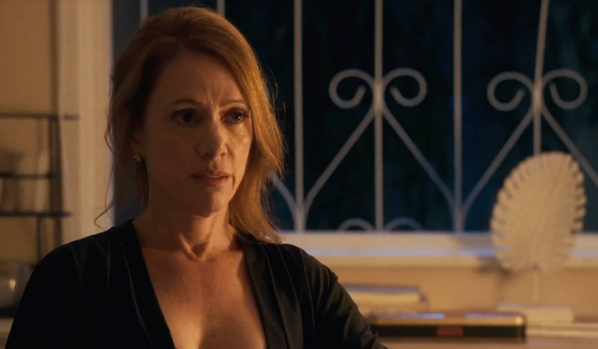 Lidia acredita que Ari pode ser o responsável pelo atentado. Fonte: Reprodução/Globo