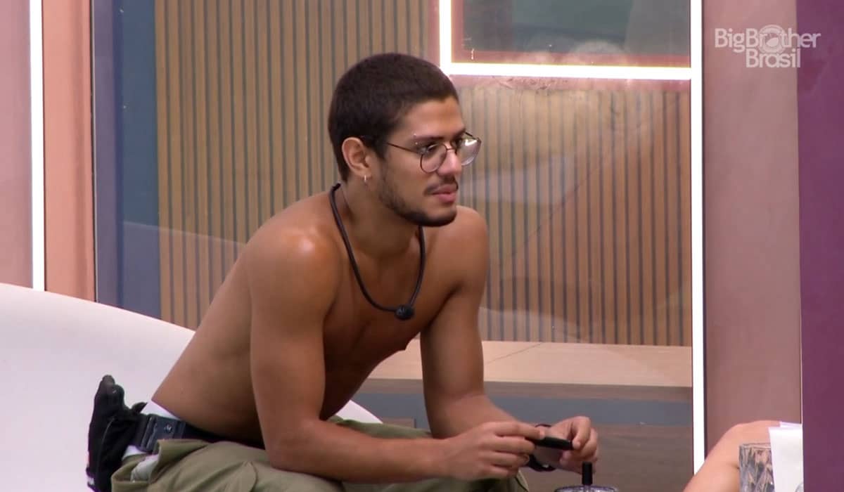 Gabriel Santana aparece com menor probabilidade de eliminação na enquete BBB 23. Foto: Reprodução/Globo