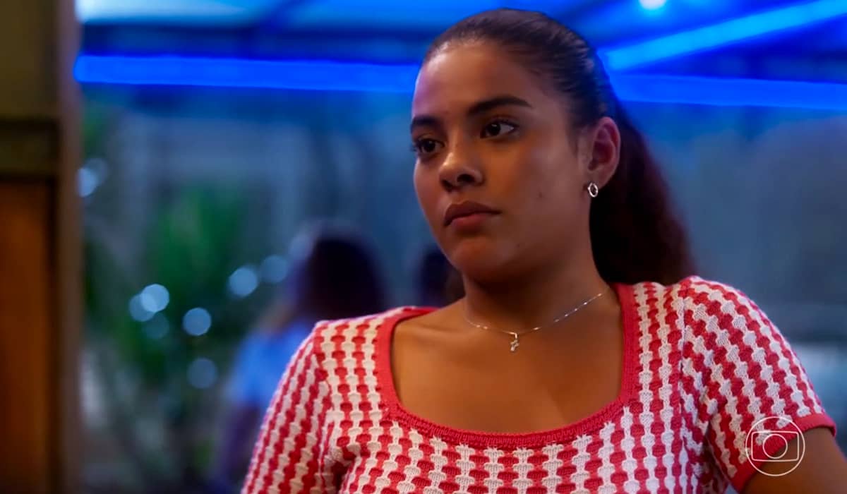 Jenifer se empolga com novo caso. Fonte: Reprodução/Globo